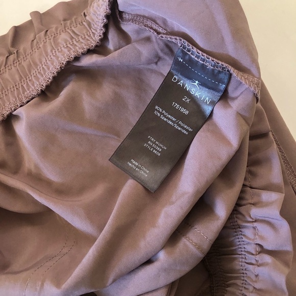 Danskin Women's Woven Paperbag Rolled Hem Shorts Plus Size XXL - Picture 9 of 13